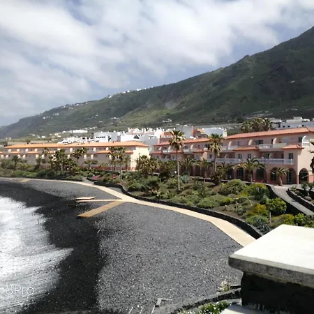 The Terrace On The Sea * Caleta de Interian